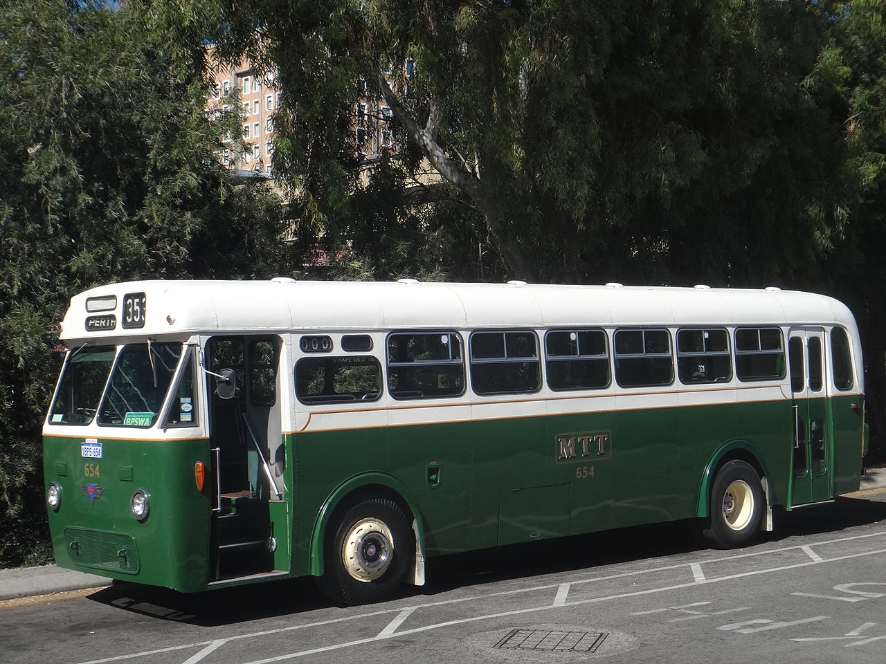 A bus from the 1950s in a museum